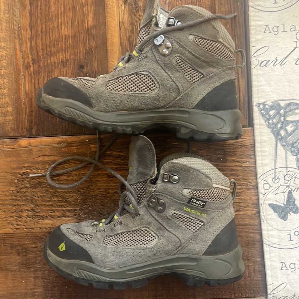 Vasque ultra-dry waterproof hiking boots youth size 3
